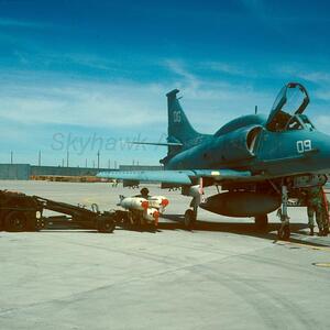 159785 vma131 dg09 marines weapons loading2