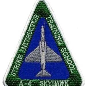 a-4_skyhawk_sits.jpg