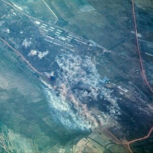 vietnam1967-va212-target18-petrolfires.jpg