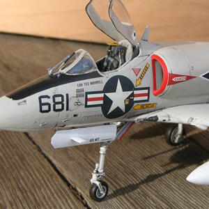 model-148576a-np681-va216-turpen.jpg