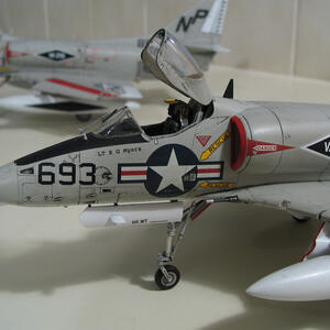 model-149528-np693-va216-turpen.jpg