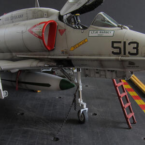 model-150058-va195-nm513-lengyel-o.jpg