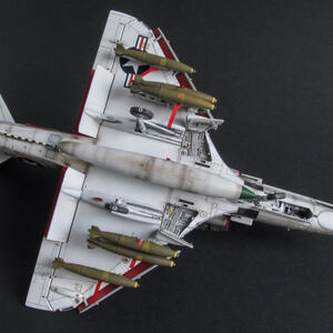 model-150058-va195-nm513-lengyel-p.jpg