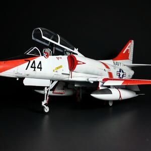 model-158501-1.jpg