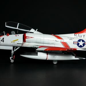 model-158501-3.jpg
