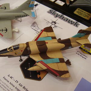 model-argentinaskyhawk-2013nationals-turpen.jpg