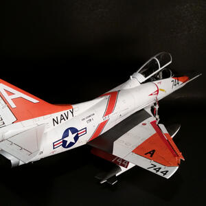 model-ctw1-a744.jpg
