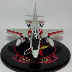 model-ea-4f-153481-tony-jones-1.jpg