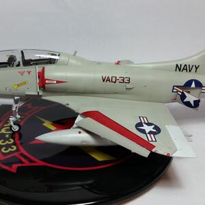 model-ea-4f-153481-tony-jones-2.jpg