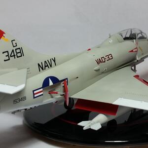 model-ea-4f-153481-tony-jones-4.jpg