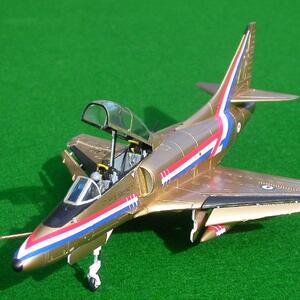 model-gold11_sam-hall.jpg