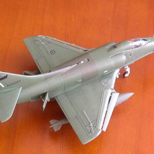 model-kahu6_sam-hall.jpg