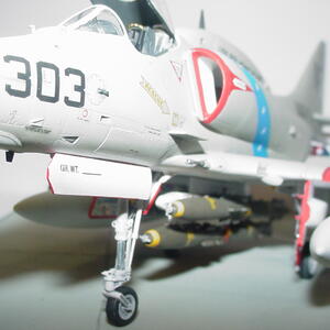 model-va22a4f-c_earl-hosmer.jpg