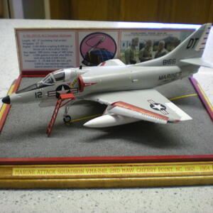 model-vma242-a4-model-lee-hart.jpg