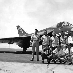 124586-xf4d-1-1951-52-qba4-11.jpg