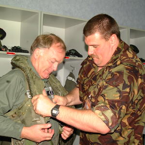 air-commander-09jul01-rnzaf.jpg