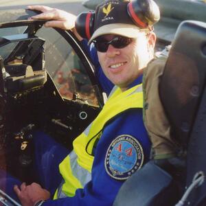 don-simms-cockpit-apr2002.jpg