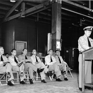 fagu-lcdr-lyle-26may52-podium_lyle.jpg