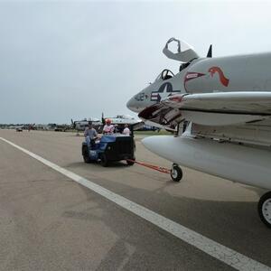 hide-on-tug-oshkosh-2012.jpg