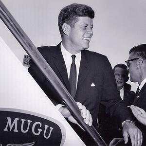 mugujfk.jpg