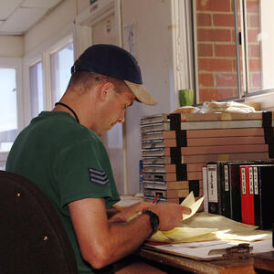 sgt-jay-mcintyre-15nov01-rnzaf-oh-01-0720-27-1115-1910.jpg