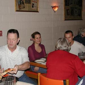 feb04boardmtg30_2.jpg