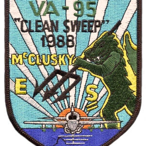 VA-95_Green_Lizards_Clean_Sweep_1988.jpg