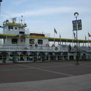 va15-05reunion-creolequeen-mcmanus.jpg