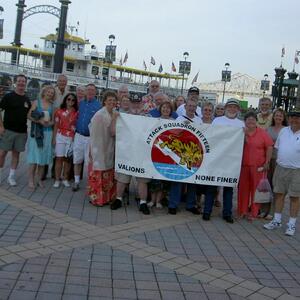 va15-05reunion-mcmanus.jpg